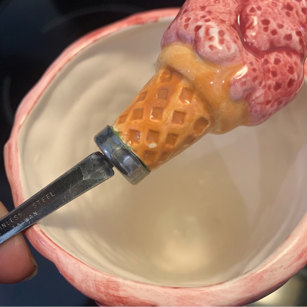 Jay Import Ice Cream Cone Cups With Spoons - Picture 6 of 11